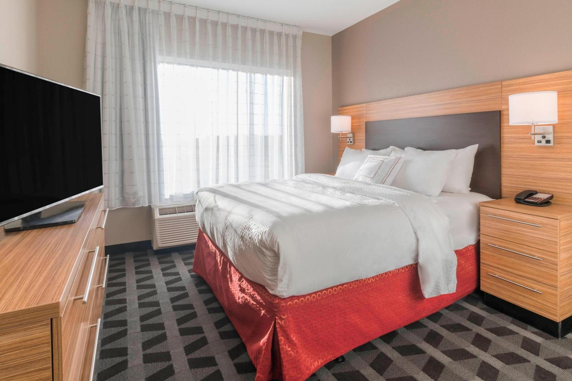 Towneplace Suites By Marriott Hays Exterior foto